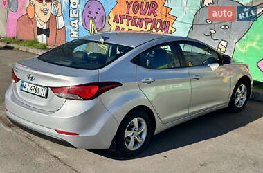 Седан Hyundai Elantra 2015 в 