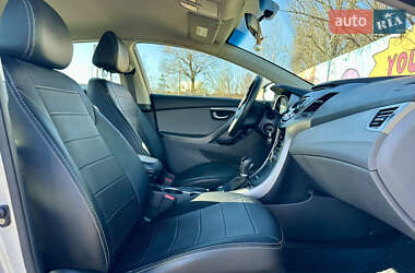 Седан Hyundai Elantra 2015 в 