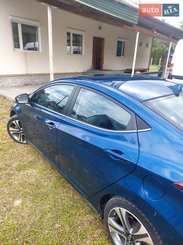 Седан Hyundai Elantra 2014 в Косові