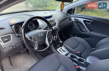 Седан Hyundai Elantra 2012 в 