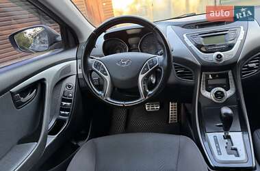 Седан Hyundai Elantra 2012 в 