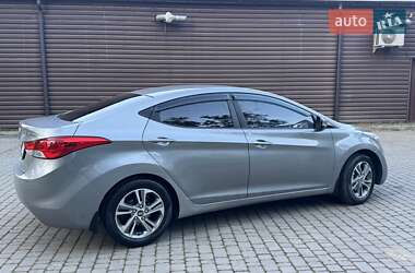 Седан Hyundai Elantra 2012 в 