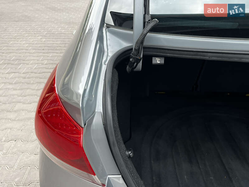 Седан Hyundai Elantra 2016 в Києві