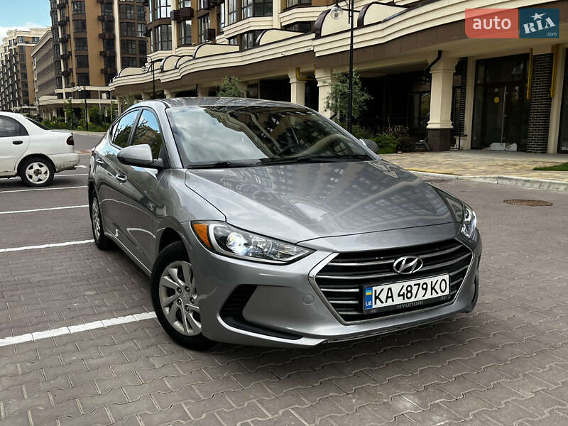 Седан Hyundai Elantra 2016 в Києві