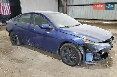 Седан Hyundai Elantra 2021 в 