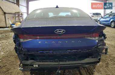 Седан Hyundai Elantra 2021 в 