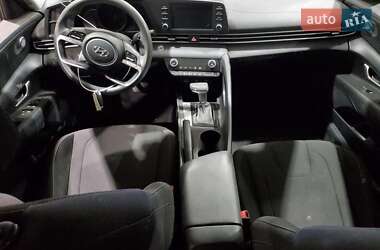 Седан Hyundai Elantra 2021 в 