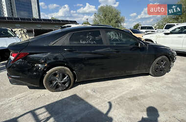 Седан Hyundai Elantra 2022 в 