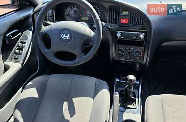 Седан Hyundai Elantra 2005 в 