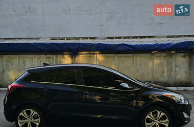 Хетчбек Hyundai Elantra 2013 в 