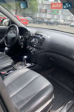 Седан Hyundai Elantra 2010 в 