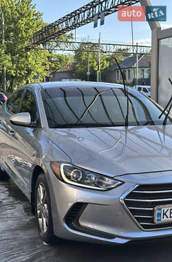 Седан Hyundai Elantra 2016 в Дніпрі