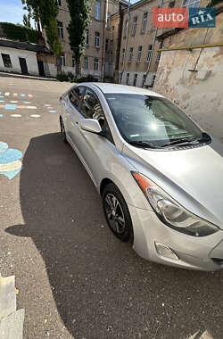 Седан Hyundai Elantra 2011 в 