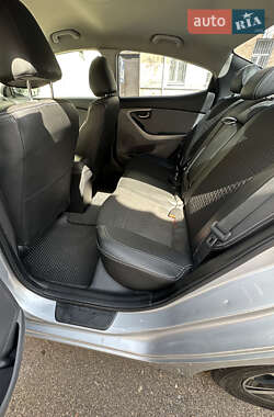 Седан Hyundai Elantra 2011 в 