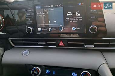 Седан Hyundai Elantra 2021 в 