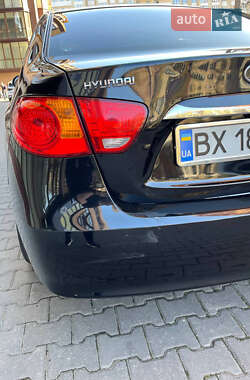 Седан Hyundai Elantra 2010 в 