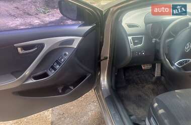 Седан Hyundai Elantra 2012 в 