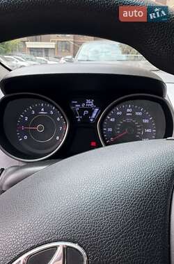 Седан Hyundai Elantra 2013 в 