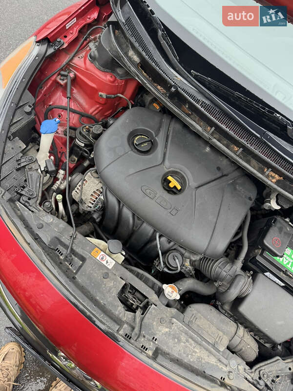 Хэтчбек Hyundai Elantra 2013 в Виннице