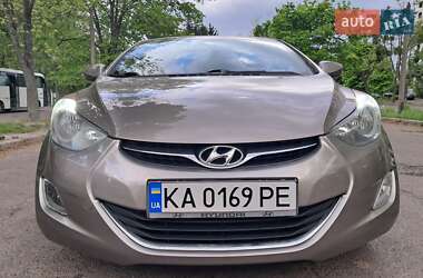 Седан Hyundai Elantra 2013 в 