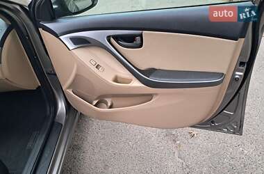 Седан Hyundai Elantra 2013 в 