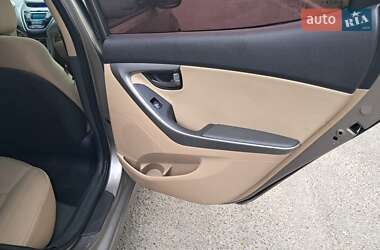 Седан Hyundai Elantra 2013 в 