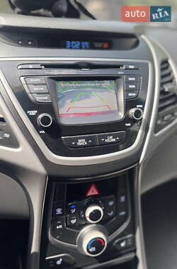 Седан Hyundai Elantra 2014 в 