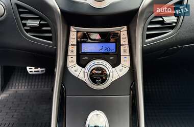 Седан Hyundai Elantra 2012 в 