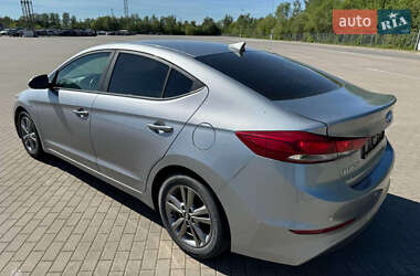 Седан Hyundai Elantra 2016 в 