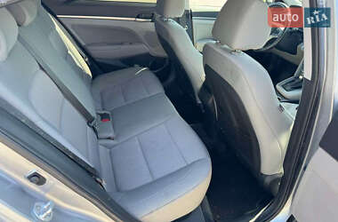 Седан Hyundai Elantra 2016 в 