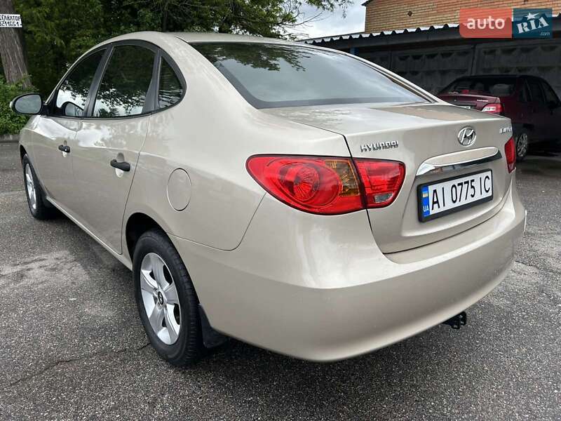 Седан Hyundai Elantra 2010 в Білій Церкві