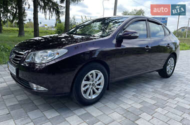Седан Hyundai Elantra 2011 в 