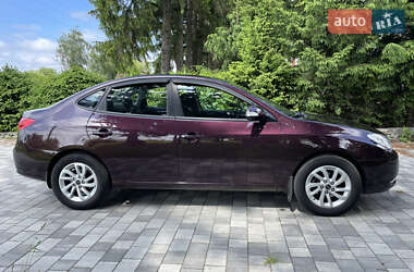 Седан Hyundai Elantra 2011 в 