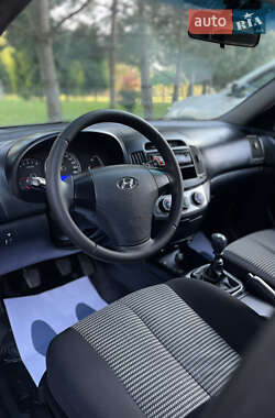 Седан Hyundai Elantra 2011 в 