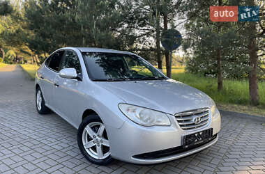 Седан Hyundai Elantra 2011 в 