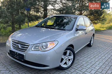 Седан Hyundai Elantra 2011 в 