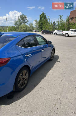 Седан Hyundai Elantra 2016 в 
