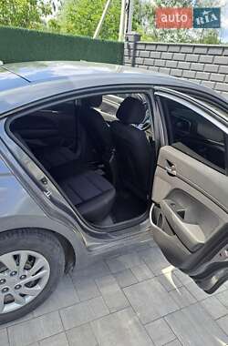 Седан Hyundai Elantra 2017 в 