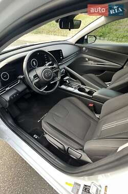 Седан Hyundai Elantra 2020 в 