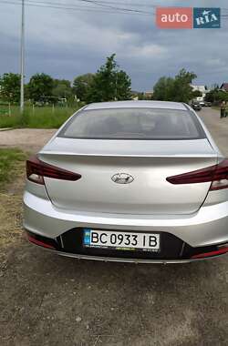 Седан Hyundai Elantra 2019 в 