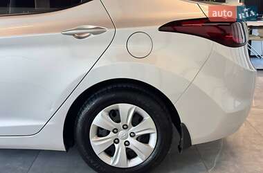 Седан Hyundai Elantra 2012 в 