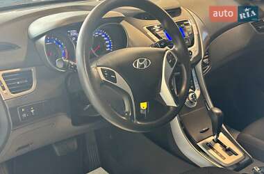 Седан Hyundai Elantra 2012 в 