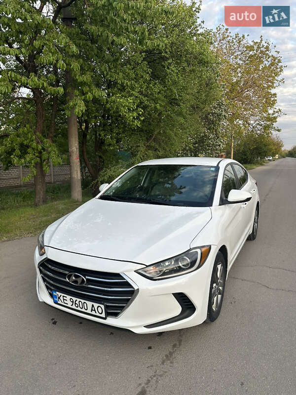 Седан Hyundai Elantra 2016 в Кривому Розі
