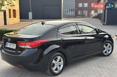 Седан Hyundai Elantra 2013 в 