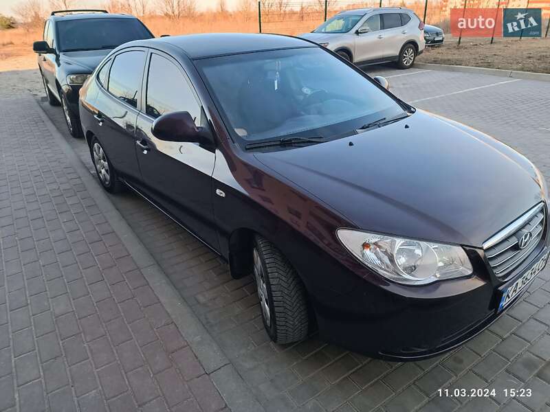Седан Hyundai Elantra 2008 в Києві