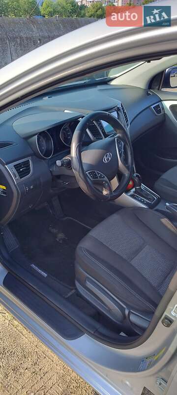 Хэтчбек Hyundai Elantra 2012 в Киеве