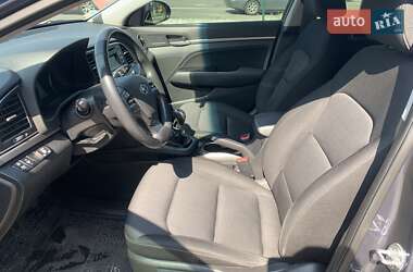 Седан Hyundai Elantra 2018 в 
