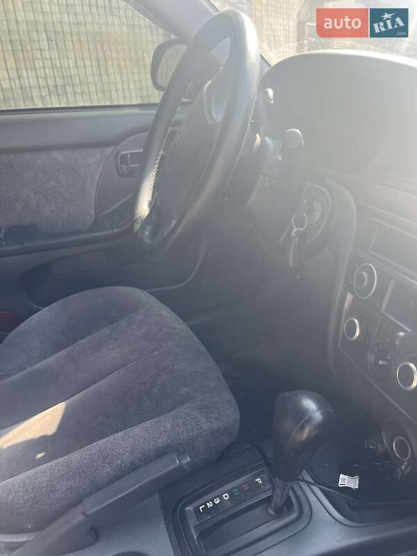 Седан Hyundai Elantra 2001 в Каменском