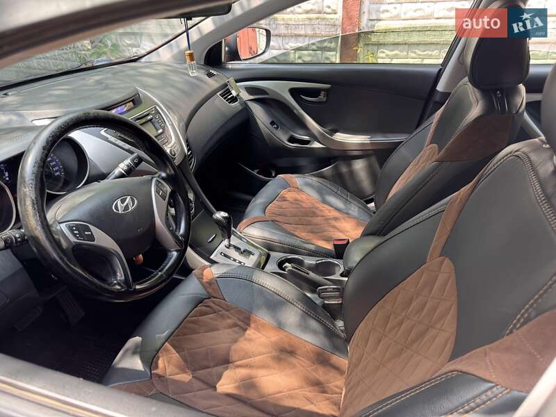 Седан Hyundai Elantra 2013 в Харькове