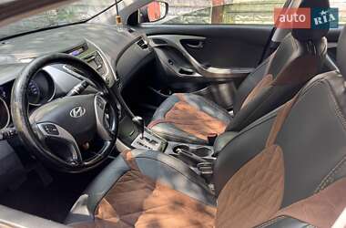 Седан Hyundai Elantra 2013 в 